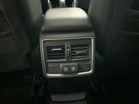 Used 2024 Subaru Forester Premium AWD/4WD image 16