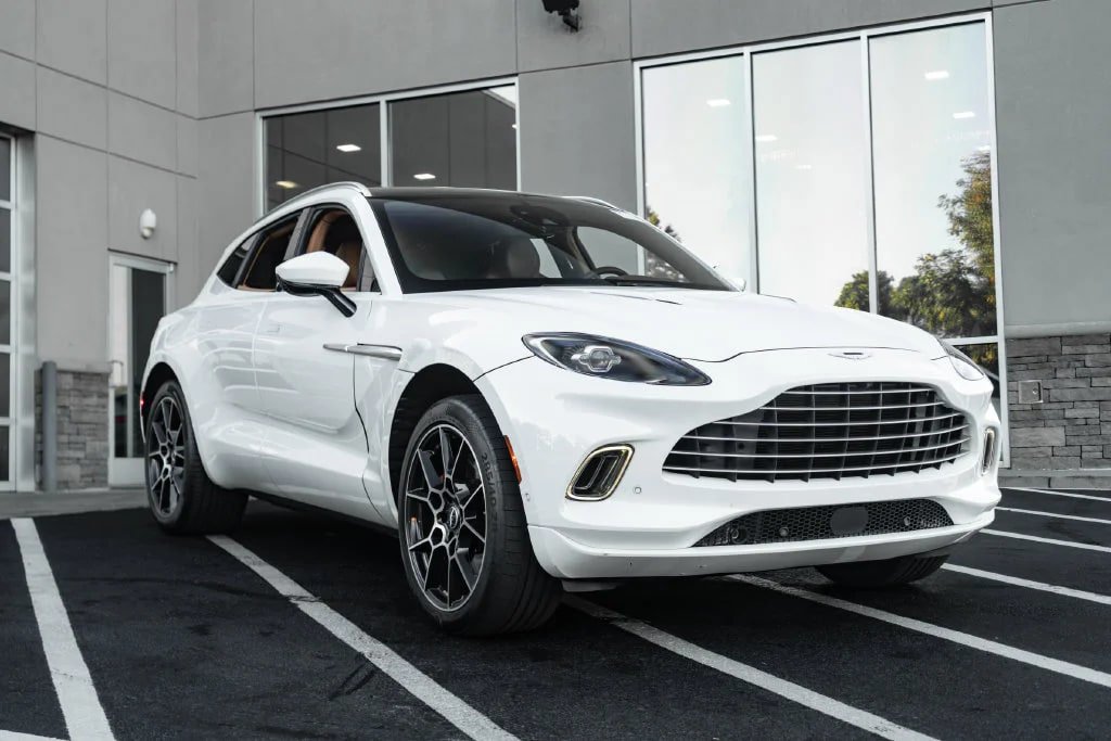 Used 2022 Aston Martin DBX AWD/4WD image 10