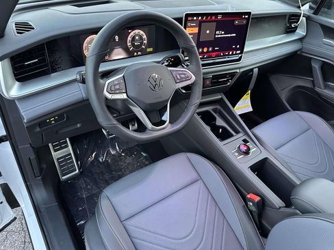 New 2026 Volkswagen Tiguan SE R-Line image 10