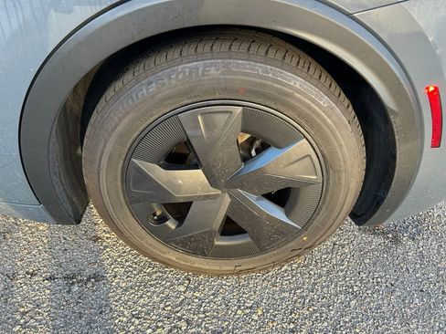 Used 2024 Toyota Prius LE image 9