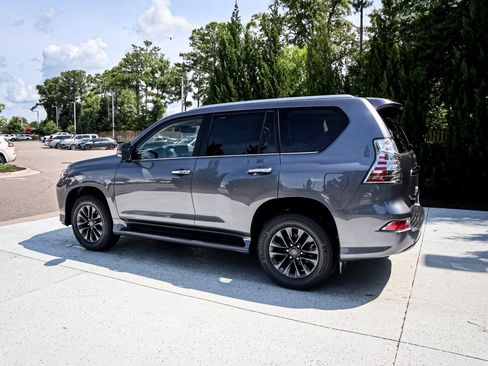 Used 2023 Lexus GX 460 Premium w/ Premium Package AWD/4WD image 7