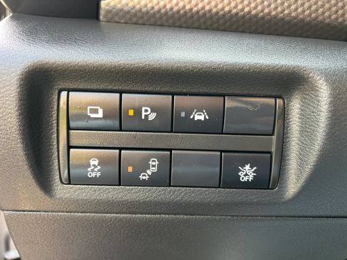 Used 2020 Nissan Kicks S FWD image 30