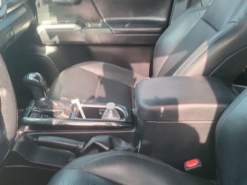 Used 2020 Toyota Tacoma Limited image 5