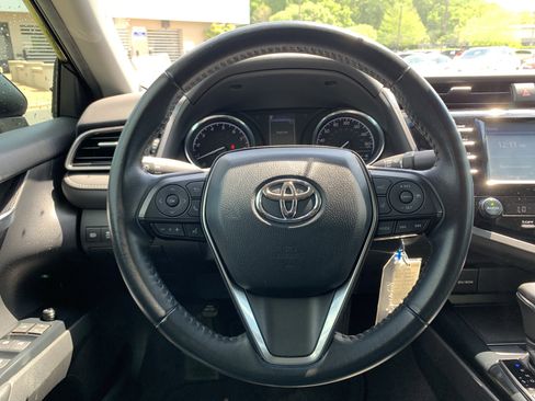 Used 2019 Toyota Camry SE image 18