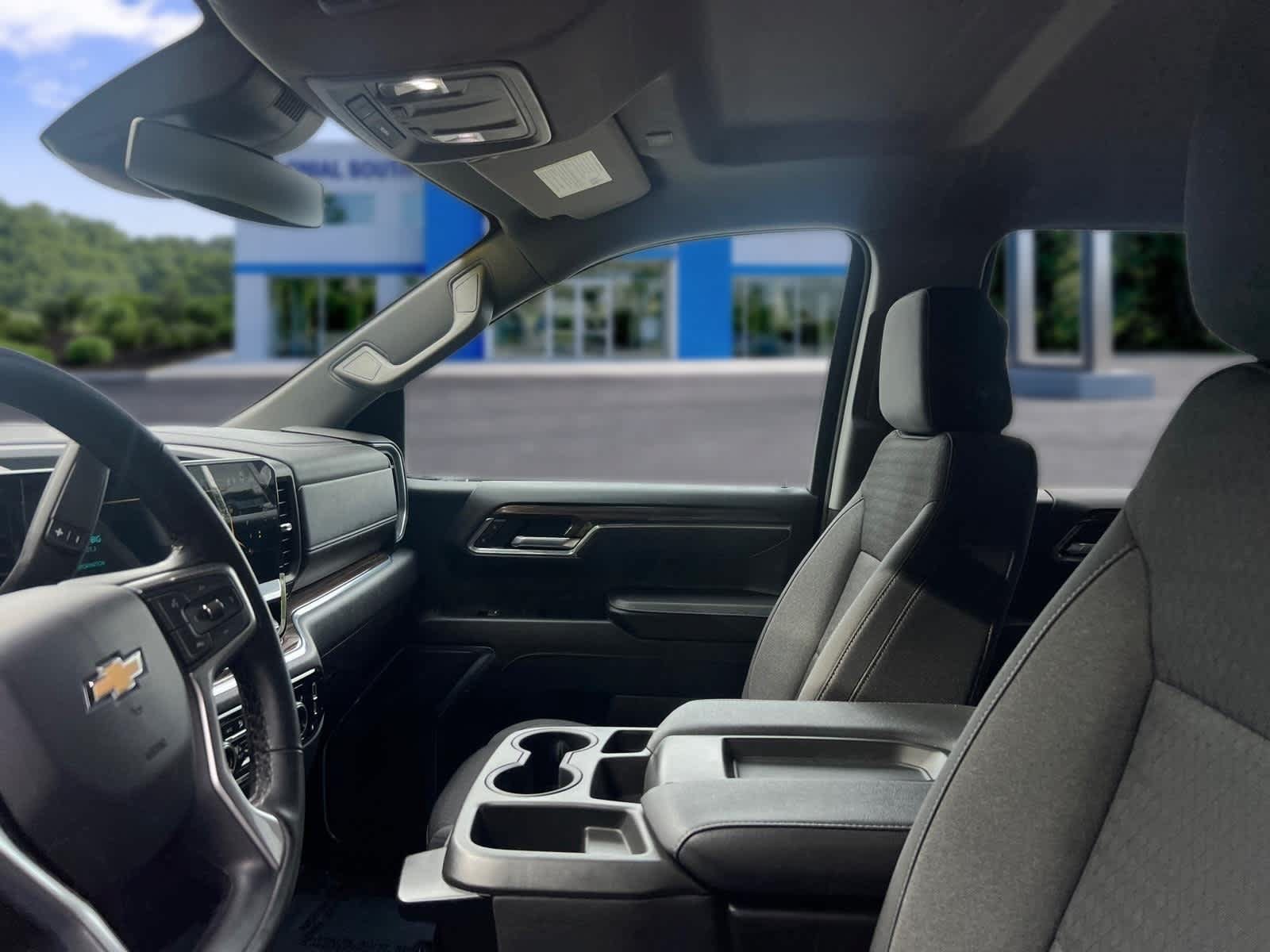 Used 2023 Chevrolet Silverado 1500 LT AWD/4WD image 12