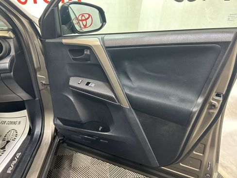 Used 2013 Toyota RAV4 XLE image 11