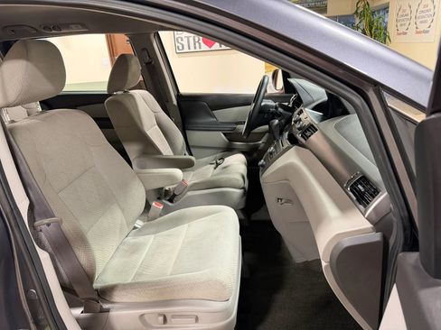 Used 2016 Honda Odyssey LX image 28