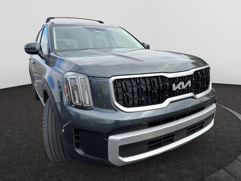 Used 2024 Kia Telluride EX AWD/4WD image 3