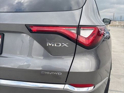 Used 2022 Acura MDX SH-AWD w/ Technology Package image 9