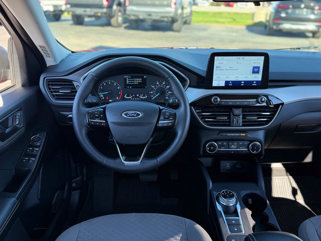 Used 2022 Ford Explorer XLT AWD/4WD image 5