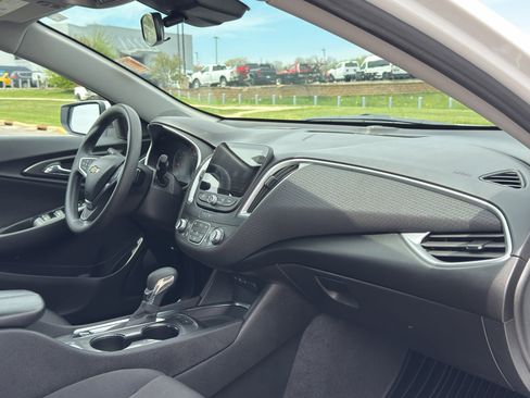 Used 2024 Chevrolet Malibu LT FWD image 28