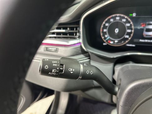 Used 2024 Jaguar XF R-Dynamic SE image 19