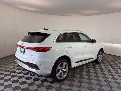 Used 2025 Audi Q5 Premium Plus w/ Premium Plus AWD/4WD image 10