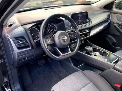 Used 2023 Nissan Rogue SV FWD image 14
