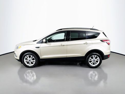 Used 2018 Ford Escape SE w/ SE Sync 3 Package FWD image 2