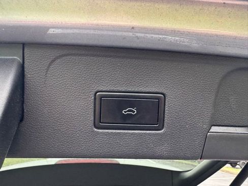 Used 2021 Volkswagen Atlas SEL image 11