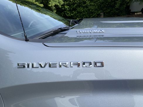 Used 2025 Chevrolet Silverado 1500 LT AWD/4WD image 39