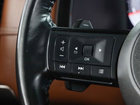 Used 2023 Nissan Pathfinder Platinum image 13