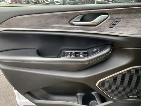 Used 2022 Jeep Grand Cherokee L Limited w/ Luxury Tech Group II image 21