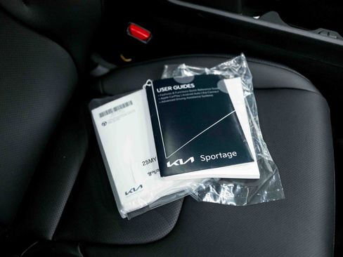 Used 2025 Kia Sportage EX w/ Premium Package image 56
