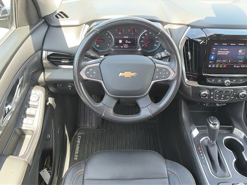 Used 2020 Chevrolet Traverse LT w/ LT Premium Package AWD/4WD image 13