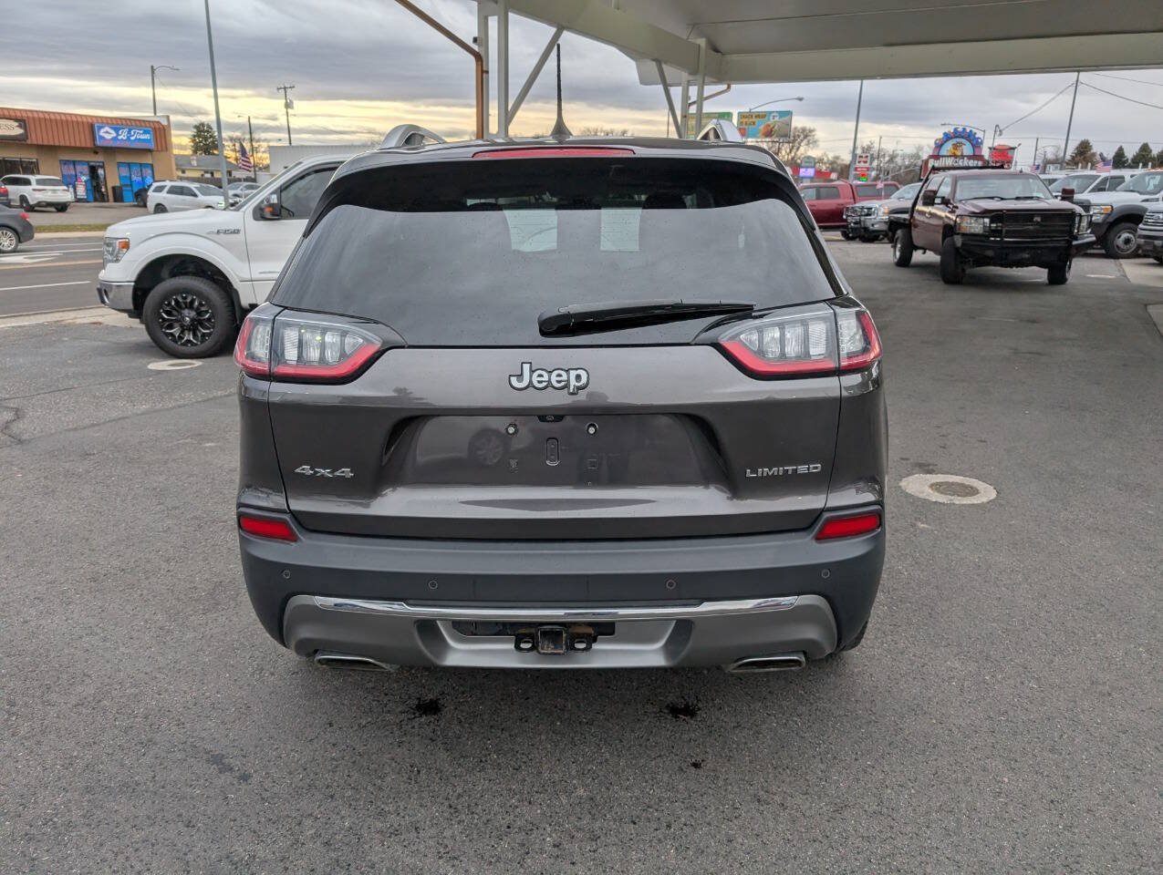 Used 2019 Jeep Cherokee Limited w/ Trailer Tow Group AWD/4WD image 6