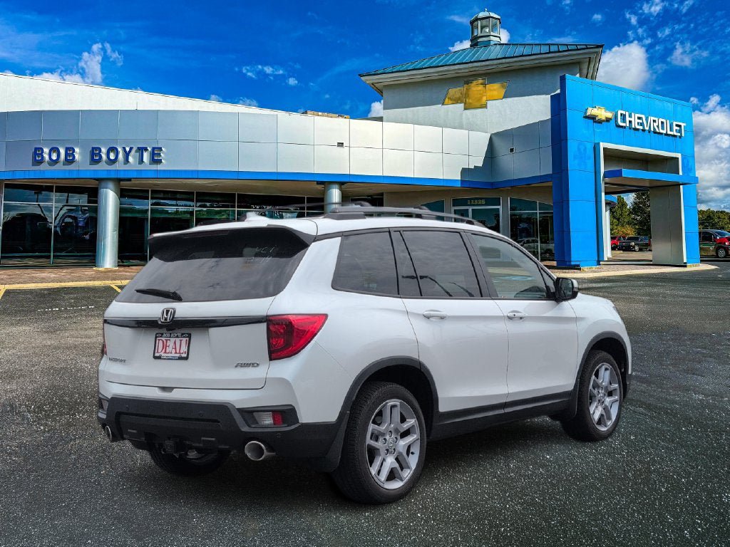 Used 2025 Honda Passport EX-L image 3