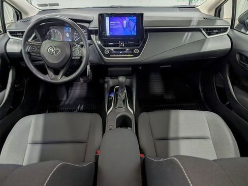 Used 2025 Toyota Corolla LE image 11