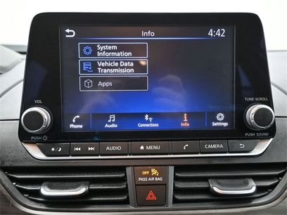 Used 2024 Nissan Altima 2.5 SV