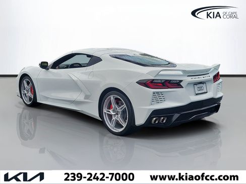 Used 2022 Chevrolet Corvette Stingray Preferred Cpe w/ Z51 Performance Package RWD image 4