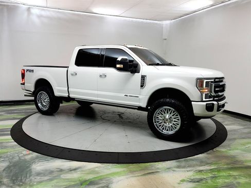 Used 2022 Ford F250 Platinum AWD/4WD image 3