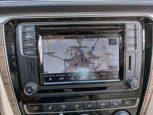 Used 2016 Volkswagen Passat 1.8T SE image 10