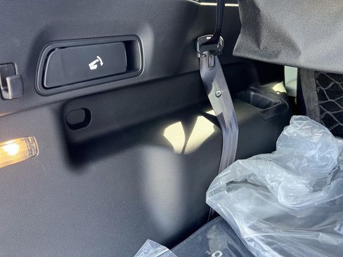 New 2025 Mitsubishi Outlander SE image 14