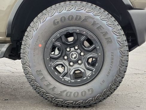 New 2025 Ford Bronco Outer Banks w/ Sasquatch Package image 9