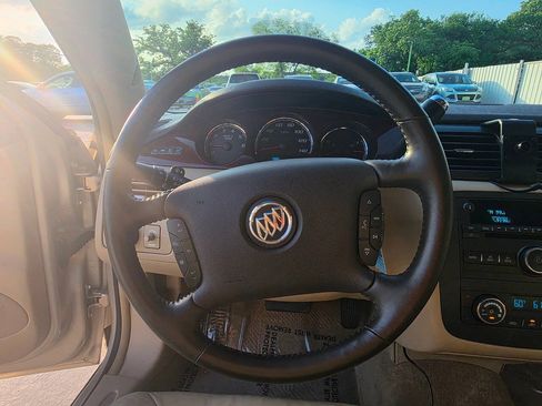 Used 2009 Buick Lucerne CXL w/ Driver Confidence Package FWD image 42