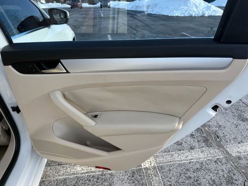 Used 2013 Volkswagen Passat 2.5 SE image 17