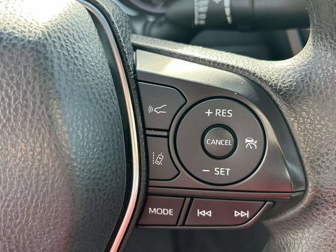 Used 2018 Toyota Camry LE FWD image 21
