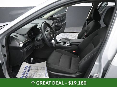 Used 2024 Nissan Altima 2.5 SV image 32