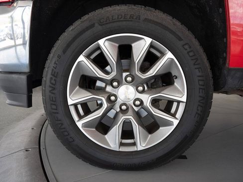 Used 2017 Chevrolet Silverado 1500 LT AWD/4WD image 9