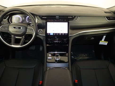 New 2025 Jeep Grand Cherokee Limited image 14