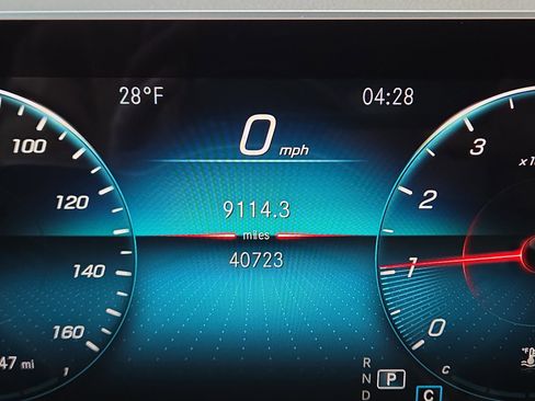 Used 2020 Mercedes-Benz GLB 250 4MATIC w/ Premium Package image 21