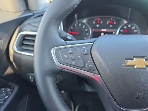 Used 2023 Chevrolet Equinox Premier image 23