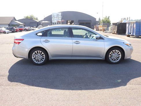 Used 2015 Toyota Avalon XLE Touring FWD image 4
