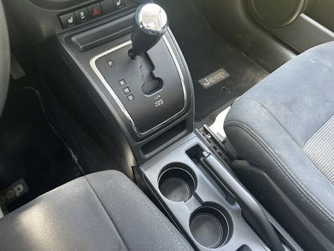 Used 2012 Jeep Patriot Latitude w/ Sun/Sound Group AWD/4WD image 31