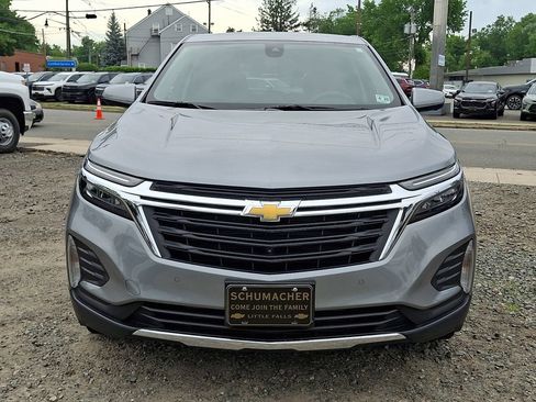 Used 2024 Chevrolet Equinox LT FWD image 2