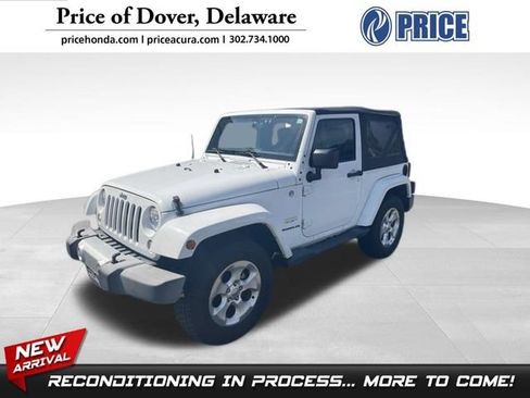 Used 2015 Jeep Wrangler Sahara w/ Connectivity Group AWD/4WD image 1