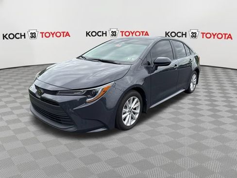 Used 2024 Toyota Corolla LE w/ LE Convenience Package FWD image 3