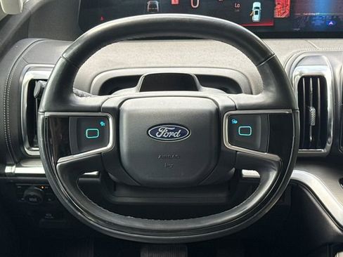 Used 2025 Ford Expedition Max Platinum AWD/4WD image 15