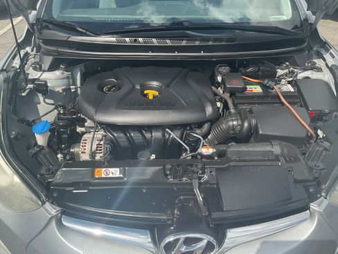 Used 2015 Hyundai Elantra SE w/ Option Group 02 FWD image 15