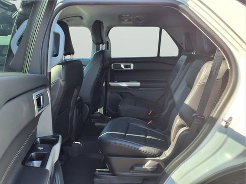Used 2024 Ford Explorer XLT w/ Equipment Group 202A AWD/4WD image 11